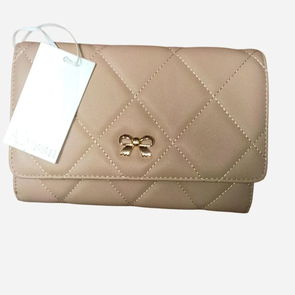 NWT Tan Quilted Handbag With Golden Bow Detail And Chain Link Handle